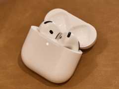 苹果 AirPods 4 主动降噪款体验：不完美，但依旧半入耳标杆